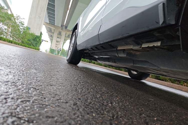 Used Toyota RAV4 2022 2.0L CVT Two-Wheel Drive Urban Edition Left Side Sill