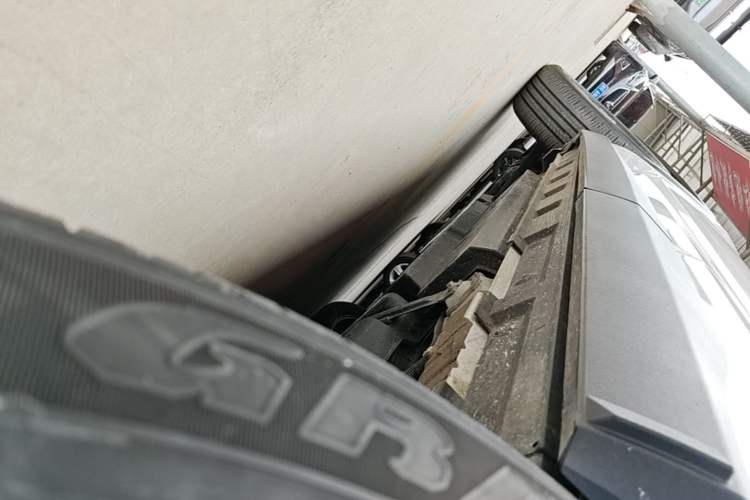 Used Toyota RAV4 2022 Dual-Engine 2.5L E-CVT Four-Wheel Drive Flagship Edition Left Side Sill