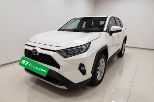 Ojetý Toyota RAV4 2022 2.0L CVT Two-Wheel Drive Fashion Edition