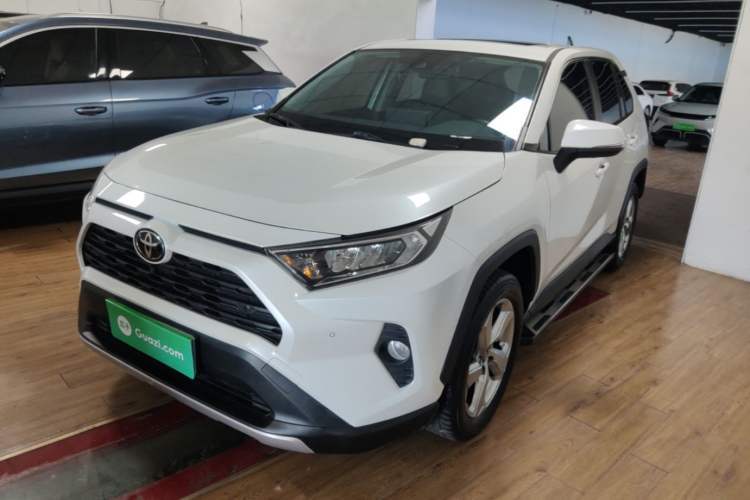 Used Toyota RAV4 2022 2.0L CVT Two-Wheel Drive Fashion Plus Edition Guazi used car, China used car export, Used car for sale, Used  cars, Cheapest cars for sale