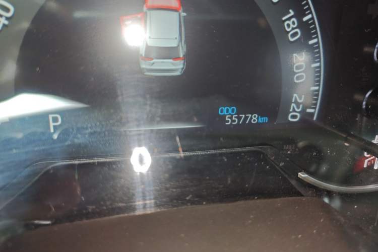 Used Toyota RAV4 2022 2.0L CVT Two-Wheel Drive Fashion Edition Odometer Close Up