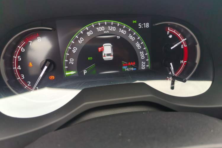 Used Toyota RAV4 2022 2.0L CVT Two-Wheel Drive Fashion Edition Odometer Close Up