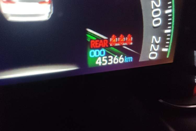 Used Toyota RAV4 2022 2.0L CVT Two-Wheel Drive Fashion Edition Odometer Close Up
