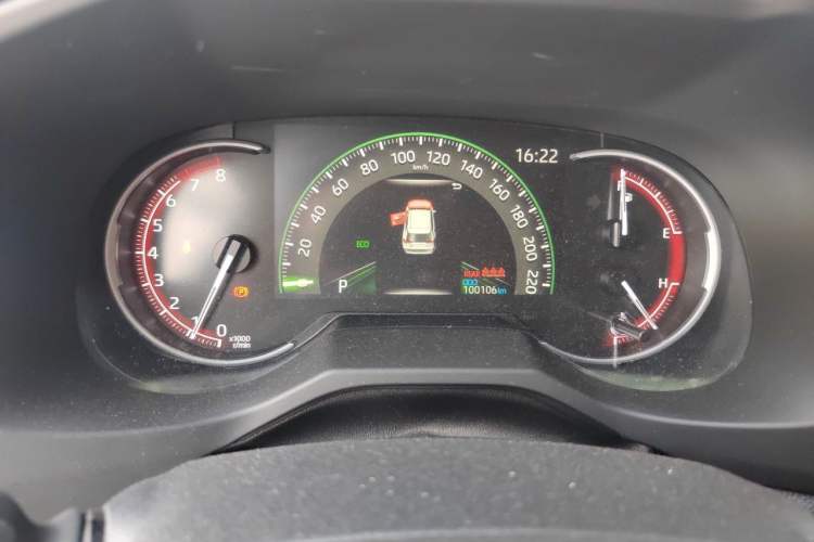 Used Toyota RAV4 2022 2.0L CVT Four-Wheel Drive Premium Edition Odometer Close Up