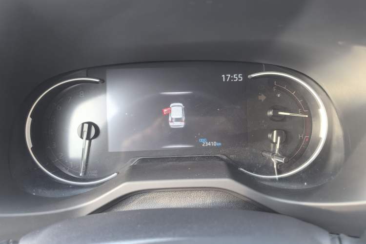 Used Toyota RAV4 2022 2.0L CVT Two-Wheel Drive Fashion Plus Edition Odometer Close Up