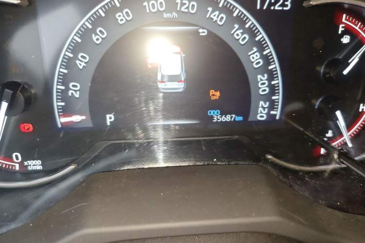 Used Toyota RAV4 2022 2.0L CVT Two-Wheel Drive Fashion Plus Edition Odometer Close Up