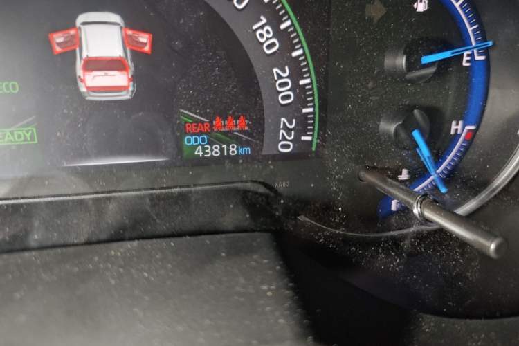 Used Toyota RAV4 2022 Dual-Engine 2.5L E-CVT Two-Wheel Drive Elite Edition Odometer Close Up