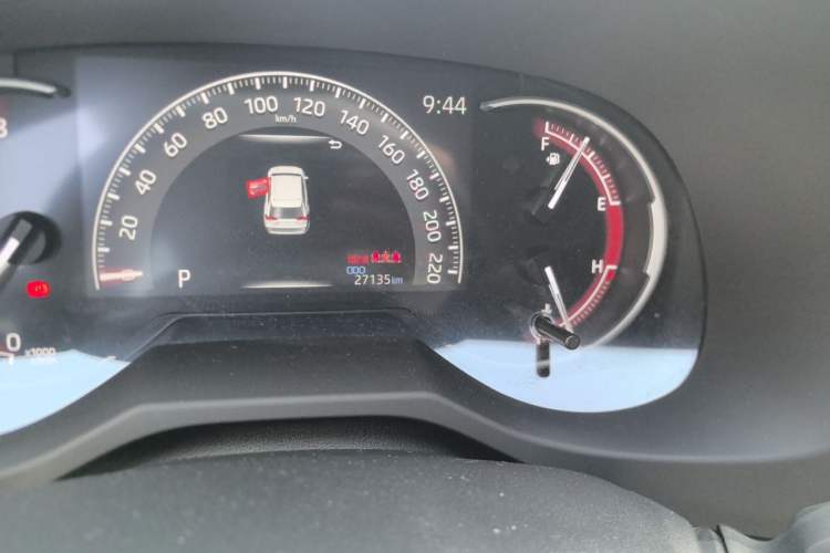Used Toyota RAV4 2022 2.0L CVT Two-Wheel Drive Fashion Plus Edition Odometer Close Up