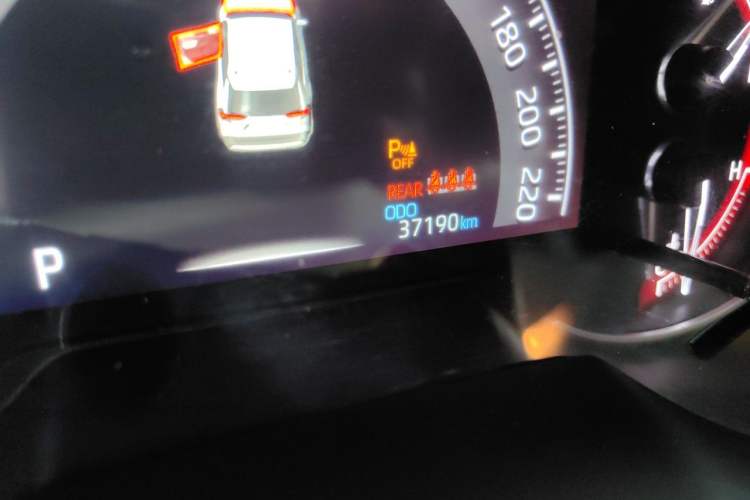 Used Toyota RAV4 2022 2.0L CVT Two-Wheel Drive Fashion Plus Edition Odometer Close Up