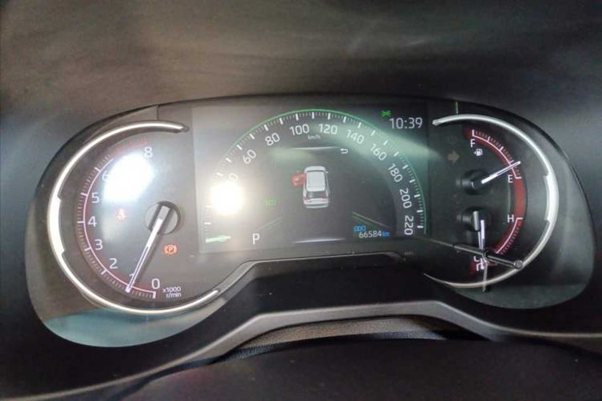 Used Toyota RAV4 2022 2.0L CVT Two-Wheel Drive Fashion Plus Edition Odometer Close Up