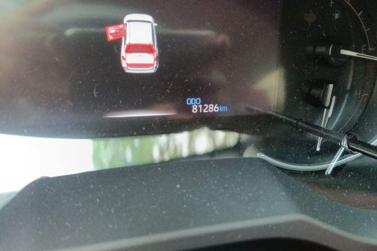 Used Toyota RAV4 2022 2.0L CVT Two-Wheel Drive Fashion Edition Odometer Close Up
