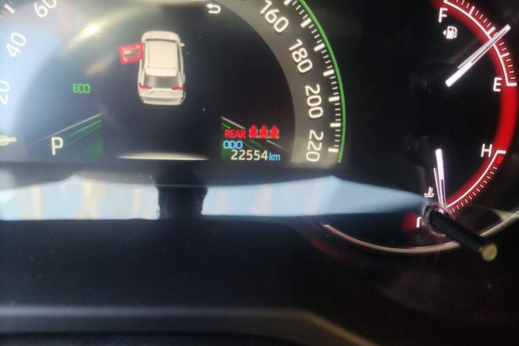 Used Toyota RAV4 2022 2.0L CVT 4x4 Style Plus Edition Odometer Close Up