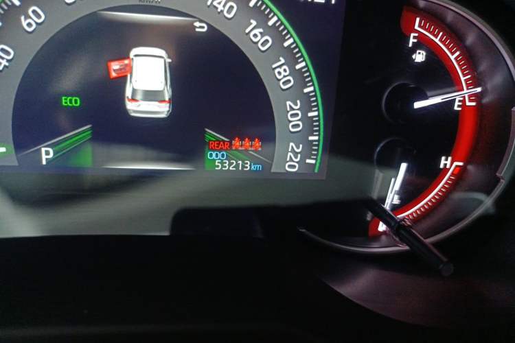 Used Toyota RAV4 2022 2.0L CVT Two-Wheel Drive Fashion Edition Odometer Close Up