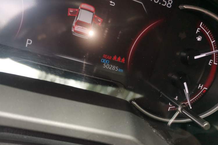 Used Toyota RAV4 2022 2.0L CVT Two-Wheel Drive Fashion Plus Edition Odometer Close Up