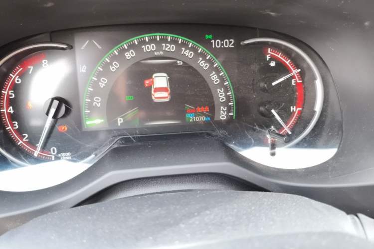 Used Toyota RAV4 2022 2.0L CVT Two-Wheel Drive Fashion Plus Edition Odometer Close Up