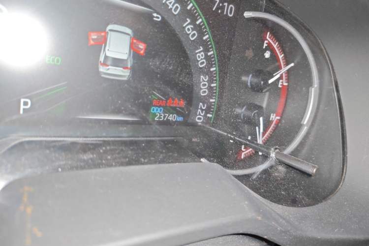 Used Toyota RAV4 2022 2.0L CVT Two-Wheel Drive Fashion Plus Edition Odometer Close Up