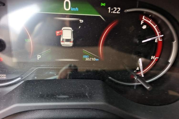 Used Toyota RAV4 2022 2.0L CVT Two-Wheel Drive Fashion Edition Odometer Close Up