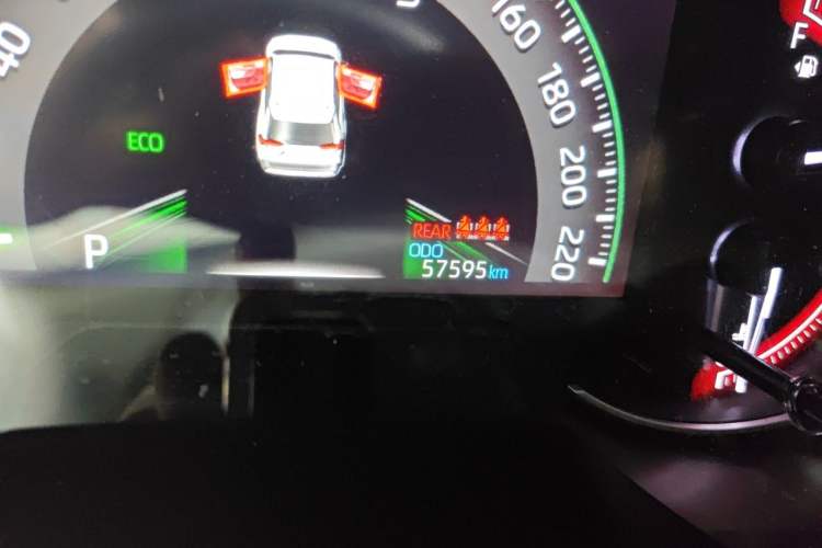 Used Toyota RAV4 2022 2.0L CVT Two-Wheel Drive Fashion Plus Edition Odometer Close Up