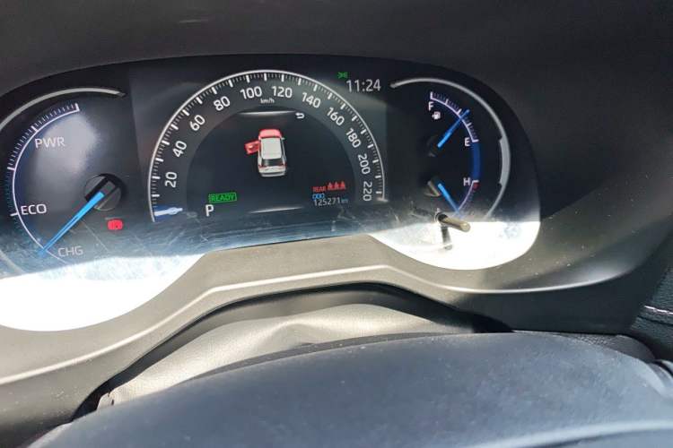 Used Toyota RAV4 2022 Dual-Engine 2.5L E-CVT Two-Wheel Drive Elite Edition Odometer Close Up