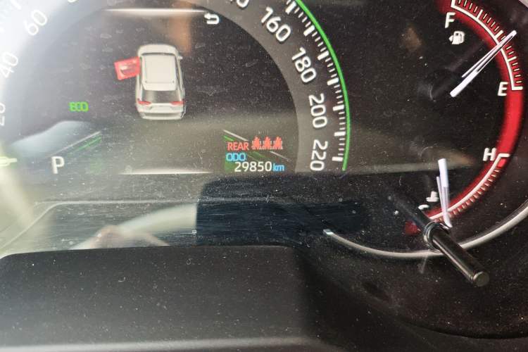 Used Toyota RAV4 2022 2.0L CVT Two-Wheel Drive Fashion Plus Edition Odometer Close Up