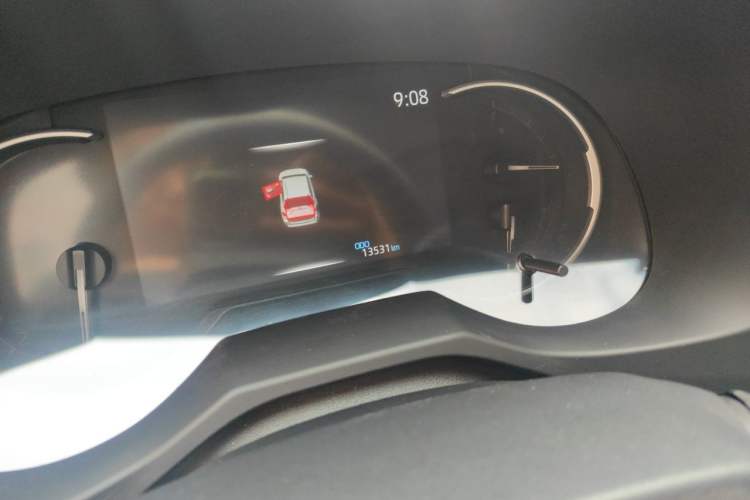 Used Toyota RAV4 2022 2.0L CVT Two-Wheel Drive Fashion Plus Edition Odometer Close Up