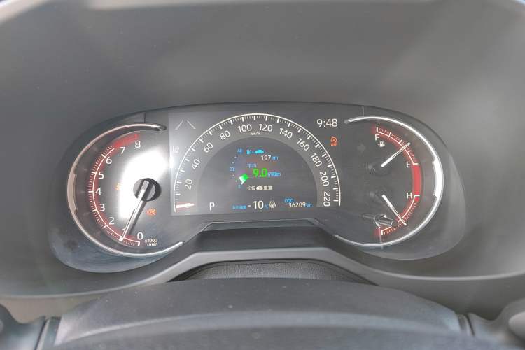 Used Toyota RAV4 2022 2.0L CVT Two-Wheel Drive Fashion Plus Edition Odometer Close Up