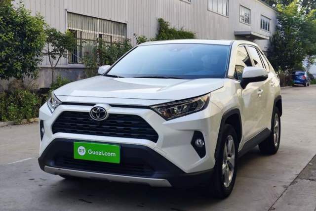 Toyota RAV4 2022 2.0L CVT Two-Wheel Drive Fashion Edition d’occasion