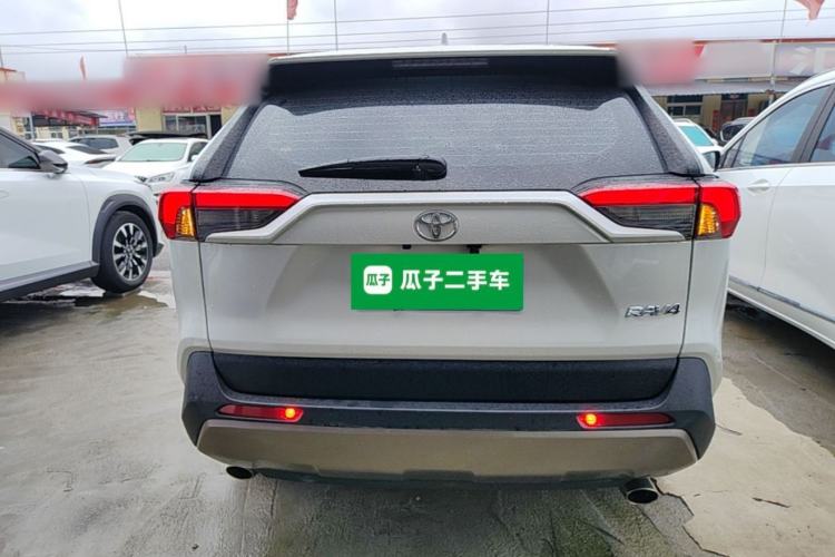 Used Toyota RAV4 2022 2.0L CVT Two-Wheel Drive Fashion Edition Rear