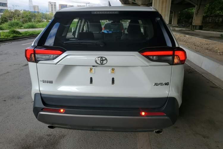 Used Toyota RAV4 2022 2.0L CVT Two-Wheel Drive Fashion Plus Edition Rear