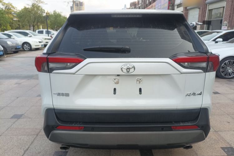 Used Toyota RAV4 2022 2.0L CVT Two-Wheel Drive Fashion Edition Rear