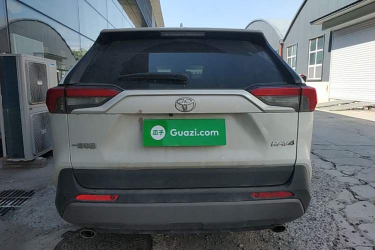 Used Toyota RAV4 2022 2.0L CVT Two-Wheel Drive Fashion Plus Edition Rear