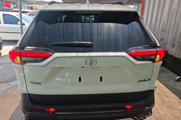 Used Toyota RAV4 2022 2.0L CVT Two-Wheel Drive Fashion Edition Rear