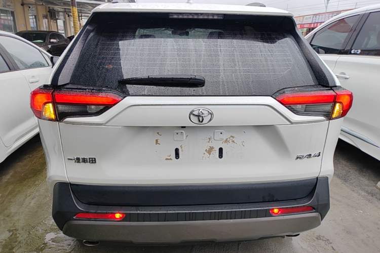 Used Toyota RAV4 2022 2.0L CVT Two-Wheel Drive Fashion Edition Rear
