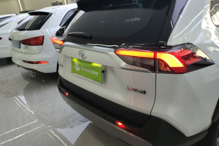 Used Toyota RAV4 2022 2.0L CVT Two-Wheel Drive Prestige Edition Rear