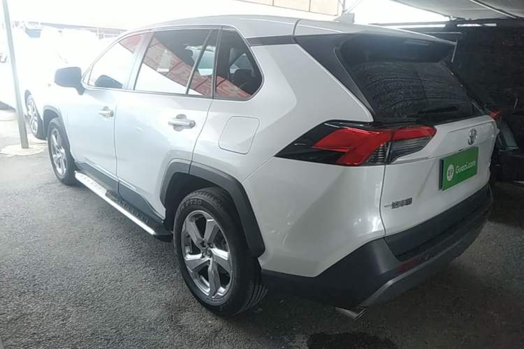 Used Toyota RAV4 2022 2.0L CVT Two-Wheel Drive Fashion Edition Rear Left 45 Deg