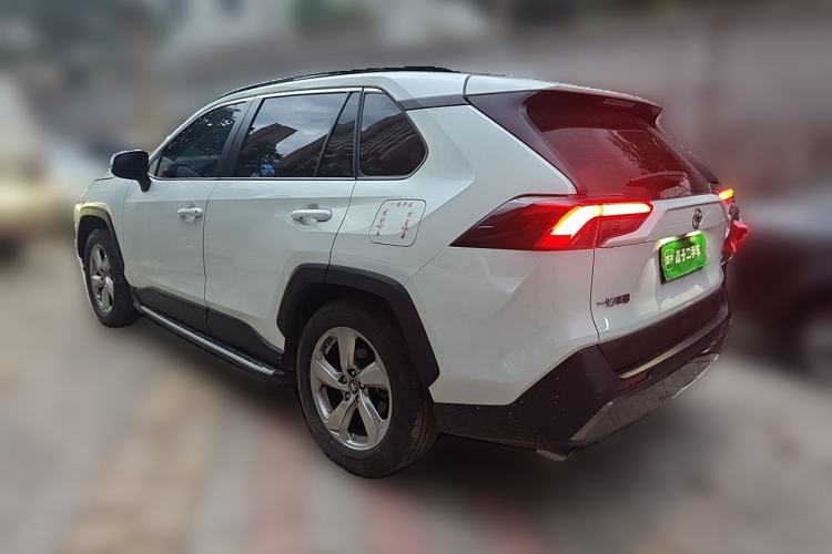 Used Toyota RAV4 2022 2.0L CVT Two-Wheel Drive Fashion Edition Rear Left 45 Deg