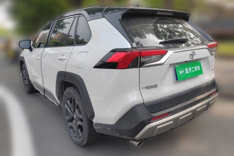 Used Toyota RAV4 2022 2.0L CVT Four-Wheel Drive Premium Edition Rear Left 45 Deg