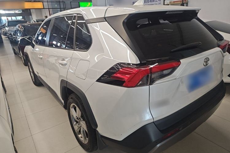 Used Toyota RAV4 2022 2.0L CVT Two-Wheel Drive Fashion Plus Edition Rear Left 45 Deg