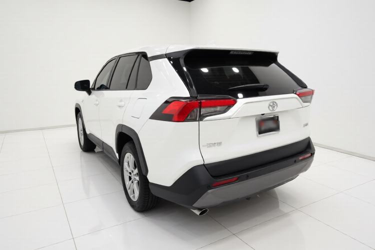Used Toyota RAV4 2022 2.0L CVT Two-Wheel Drive Fashion Edition Rear Left 45 Deg