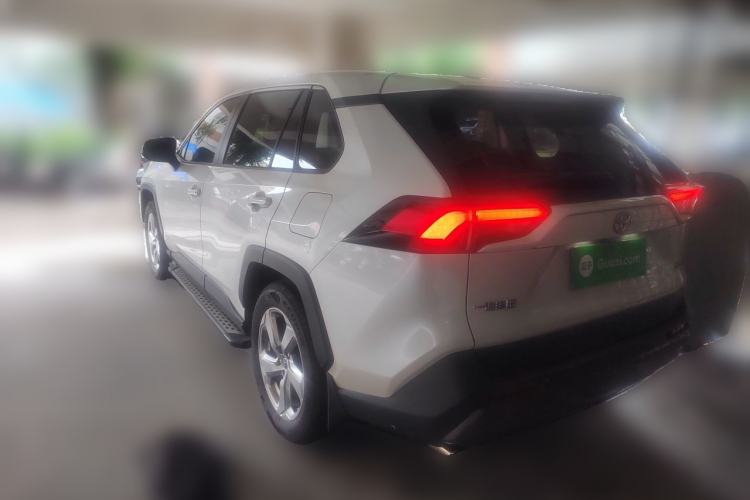 Used Toyota RAV4 2022 2.0L CVT Two-Wheel Drive Fashion Plus Edition Rear Left 45 Deg