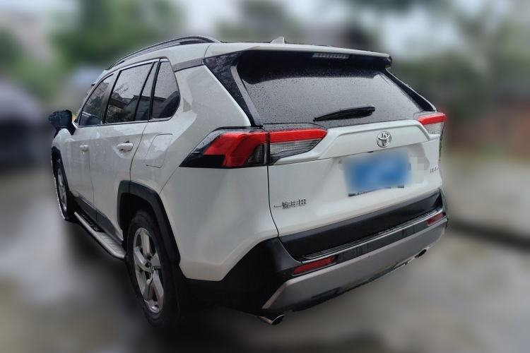 Used Toyota RAV4 2022 2.0L CVT Two-Wheel Drive Fashion Plus Edition Rear Left 45 Deg