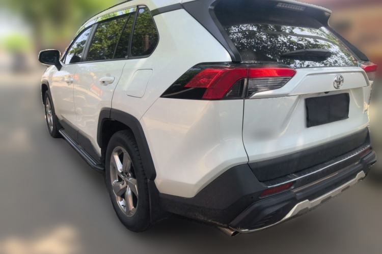 Used Toyota RAV4 2022 2.0L CVT Two-Wheel Drive Fashion Plus Edition Rear Left 45 Deg