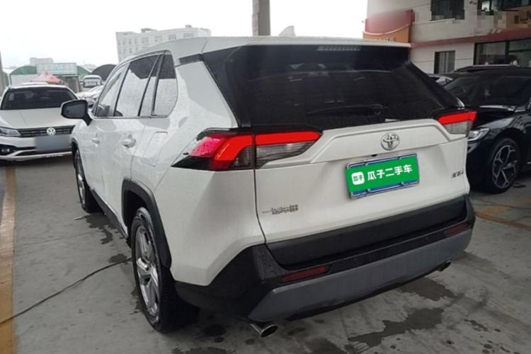 Used Toyota RAV4 2022 2.0L CVT Two-Wheel Drive Fashion Edition Rear Left 45 Deg