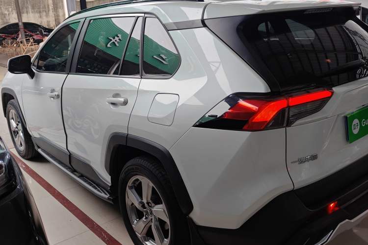 Used Toyota RAV4 2022 2.0L CVT Two-Wheel Drive Fashion Edition Rear Left 45 Deg