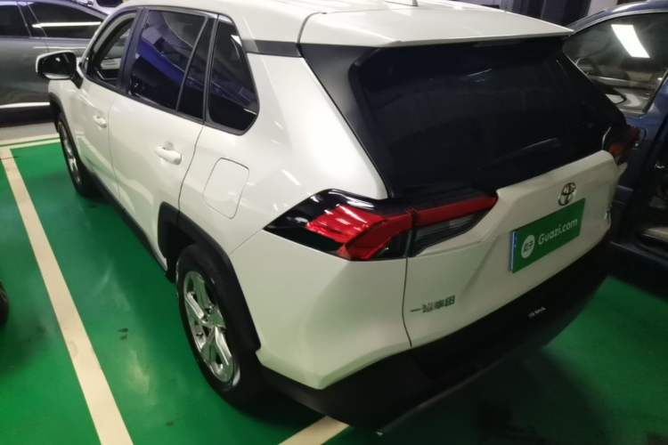 Used Toyota RAV4 2022 2.0L CVT Two-Wheel Drive Fashion Plus Edition Rear Left 45 Deg