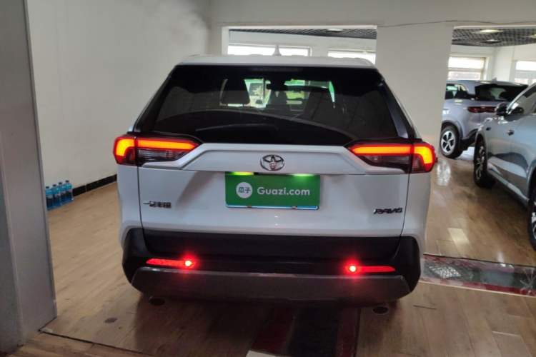 Used Toyota RAV4 2022 2.0L CVT Two-Wheel Drive Fashion Plus Edition Rear