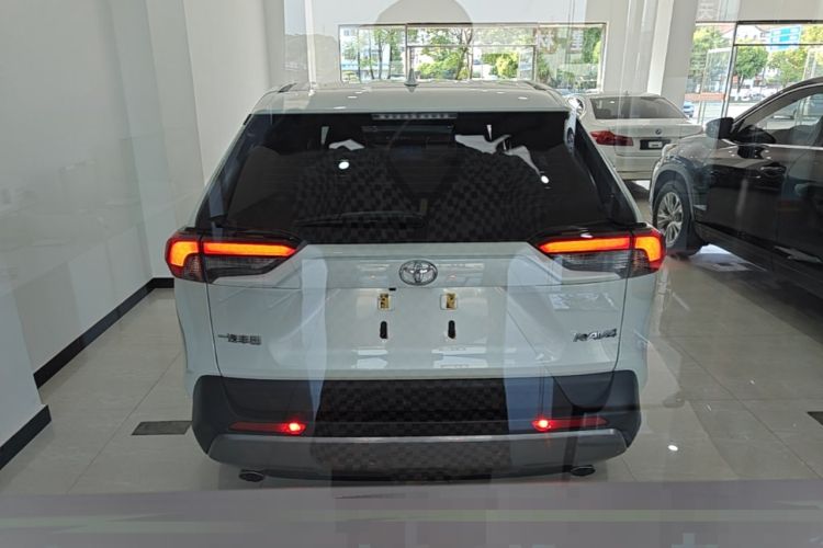 Used Toyota RAV4 2022 2.0L CVT Two-Wheel Drive Fashion Edition Rear