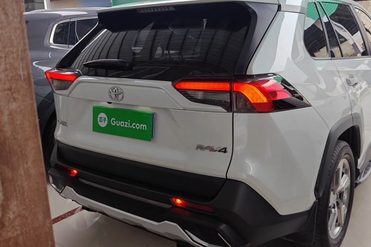 Used Toyota RAV4 2022 2.0L CVT Two-Wheel Drive Fashion Edition Rear