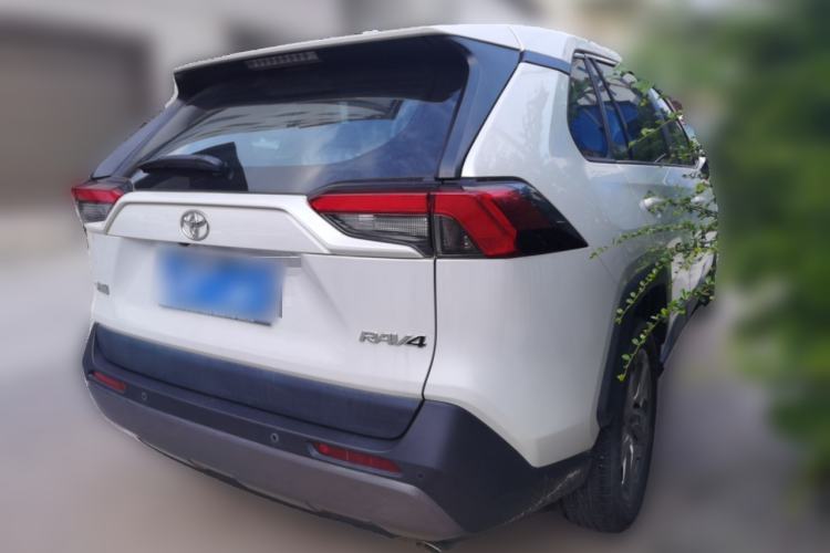 Used Toyota RAV4 2022 2.0L CVT Two-Wheel Drive Fashion Edition Rear Right 45 Deg