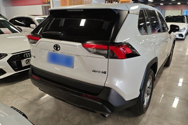 Used Toyota RAV4 2022 2.0L CVT Two-Wheel Drive Fashion Edition Rear Right 45 Deg